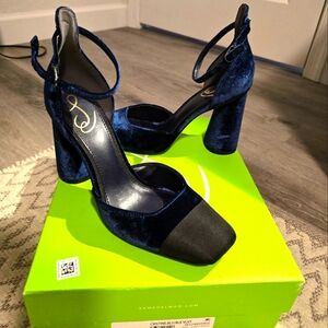 Sam Edelman brand new blue velvet ancle strap hills. Size 8